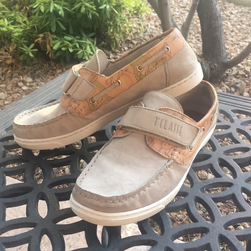 Alviero Martini Suede Loafers